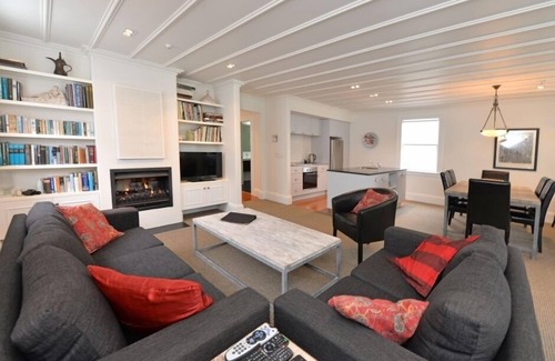 Russell Apartment | The Gables - Stunning Waterfront Apartment