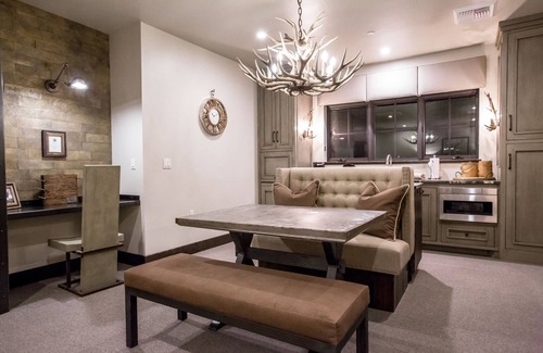 Whitefish Condo | The Galleries Lodging Downtown Whitefish Suite 206 | 2 Bed, 2 Bath