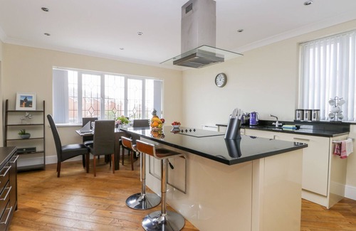Bridlington Old Town Cottage | THE GANSEY GIRL, family friendly in Bridlington