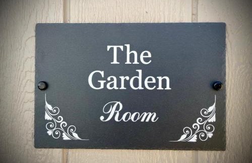 Saint Ann's Chapel Apartment | The Garden Room - A cosy country stay in Cornwall