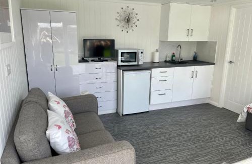 Saint Ann's Chapel Apartment | The Garden Room - A cosy country stay in Cornwall