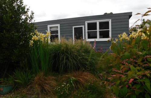 Branxholm Apartment | The Gardener's Cottage on Warrentinna