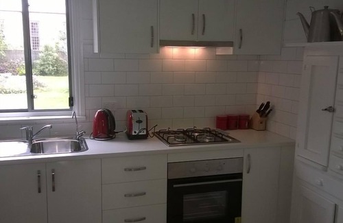 Port Fairy Cottage | The Gatehouse - historic cottage - pet friendly