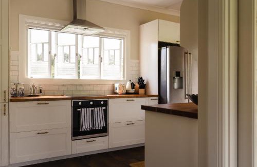 North Tamborine House | The Gatekeeper's Cottage