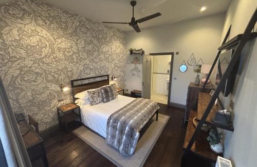 Toddington Hotel | The George Inn