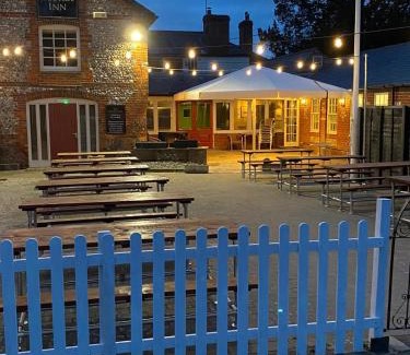 Saint Mary Bourne Hotel | The George Inn St Mary Bourne