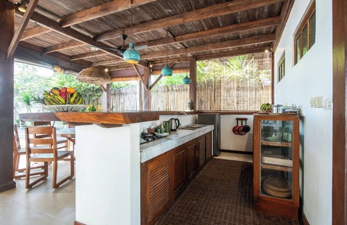 Gili Trawangan Villa | The Gili Beach Resort, 4 Bedrooms Villa Gili Trawangan - Beach Front
