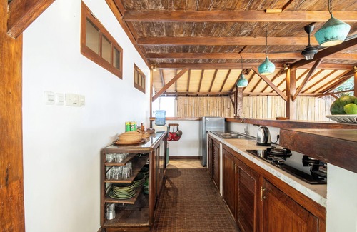 Gili Trawangan Villa | The Gili Beach Resort, 4 Bedrooms Villa Gili Trawangan - Beach Front