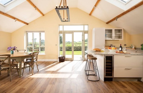 Matfen Cottage | THE GINGAN & THE GRANARY - 6 miles from Corbridge, sleeping 12