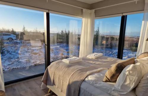 Mosfellsbaer Ski Chalet | The Glass house - Northern lights hideout