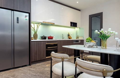 Lang Ha Apartment | The Gloria Serviced Apartment by Silk Path