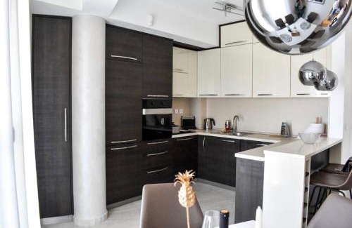 Skaljari Apartment | The Golden View