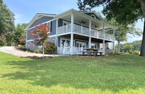 Lake Secession House | The Good Life Lake House