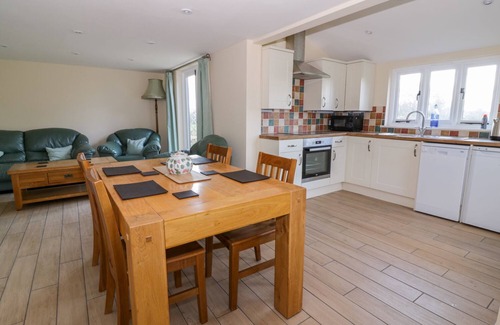 Wickham St Paul Cottage | The Granary