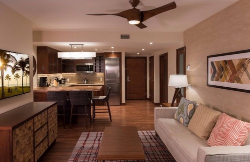 Waikiki Resort | The Grand Islander, a Hilton Grand Vacations Club