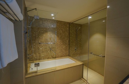 Al Sadd Hotel | The Grand Lux Hotel