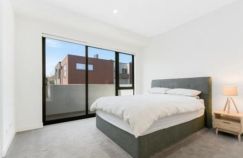 Dandenong Villa | The Grand Luxe Villa
