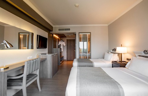 Phitsanulok Hotel | The Grand Riverside Hotel Phitsanulok