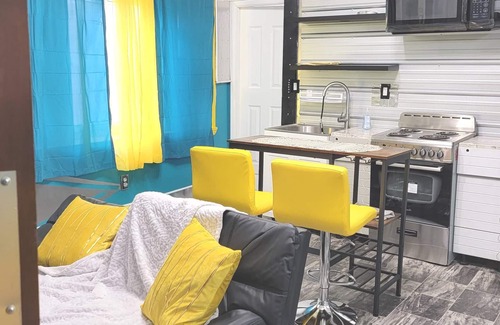 Camden House | The Great Suite With Parking Near Philadelphia