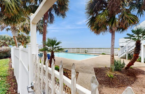 Pointe San Luis House | The Green Palm