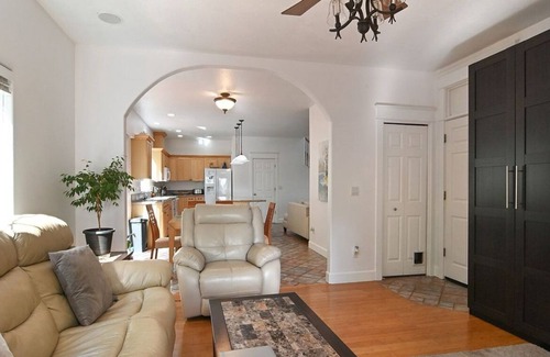 Creswell House | The Greenhill House