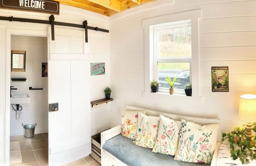 Nallen Cabin | The Greenhouse - New River Gorge National Park
