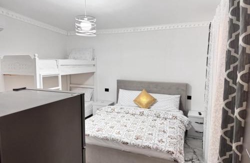 Ishem House | The Grey Cottage