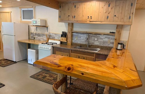 Indian Lake Cabin | The Grounded Getaway