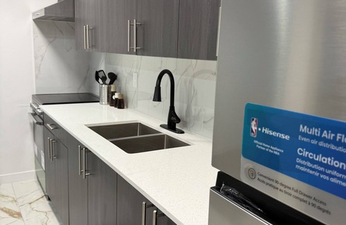 West Edmonton House | THE GUEST HOUSE WEST EDMONTON MALL