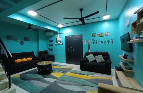 Kepala Batas House | The Handz House II with WIFI - For family or same gender only