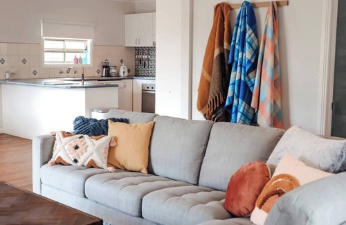 Port Campbell House | The Hangout KING BEDS Hammock Chairs with a View