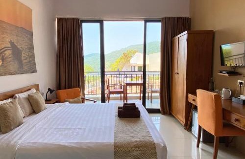 Karimunjava Hotel | The Happinezz Hills Hotel