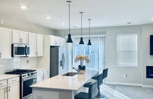 Maple Grove House | The Happy Hideaway suitable for family and friend's getaway.