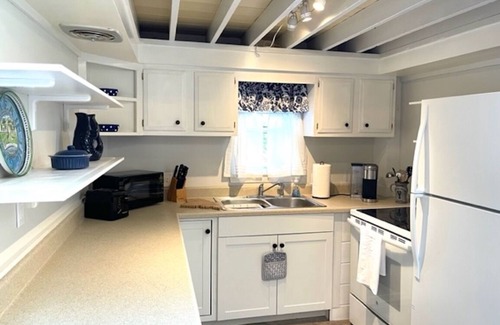 Kennebunkport Bed & Breakfast | The Harbor Inn
