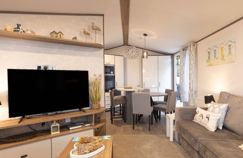 Mudeford Cottage | The Harris Hut - a fantastic new property on Sandhills Holiday Park, Mudeford