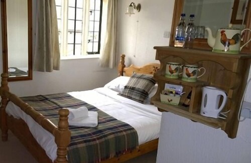 East Coker Hotel | The Helyar Arms