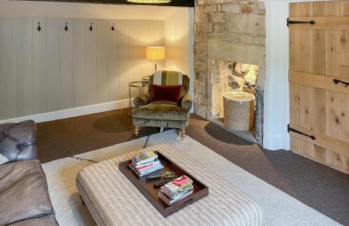 Ilkley House | The Hermit Inn Hideout