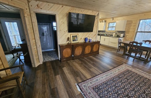 Mammoth Spring Cabin | "The Hideaway Cabin" Newly constructed cozy cedar cabin in the Ozark Mountains.