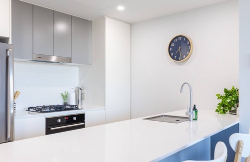 Newcastle Apartment | The Hideaway - Newcastle CBD Apartment