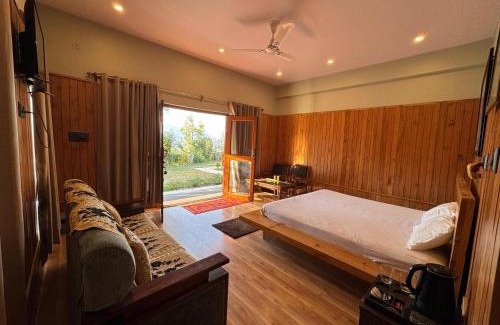 Vijaypur House | THE HIMALAYAN WOODS, CHAUKORI