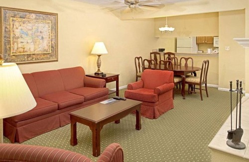 Berkeley Condo | The Historic Powhatan, 2br suite, Friday check-in