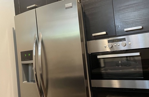 Rogers Park Apartment | The Holiday Lake House - 2br 2bth - 50 steps from the beach!