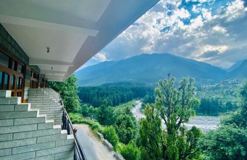Malout Hotel | The Holly Woods Resort, Manali - Blissful View From Rooms