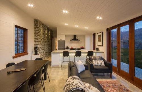 Lake Hayes Villa | The Homestead on Wilding by Sotheby's Luxury Rental Homes