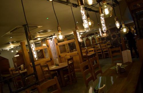 Alfreton Hotel | The Horse & Jockey