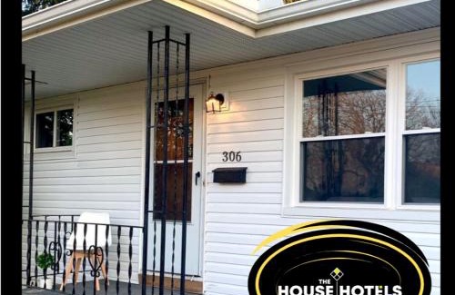 Cuyahoga Falls House | The House Hotels - Erie St. 2
