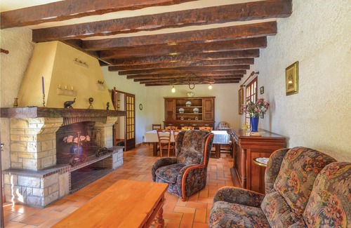 Garrosse House | The house is modern, detached and located in a fenced garden.
