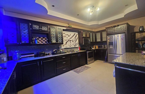 Claxton Bay House | The House of Praise 5Bd