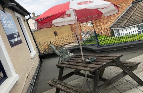 Linslade Hotel | The Hunt Lodge
