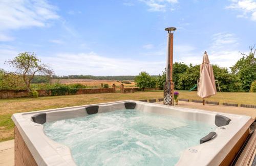 Alcester House | The Hunting Lodge at Ragley Estate